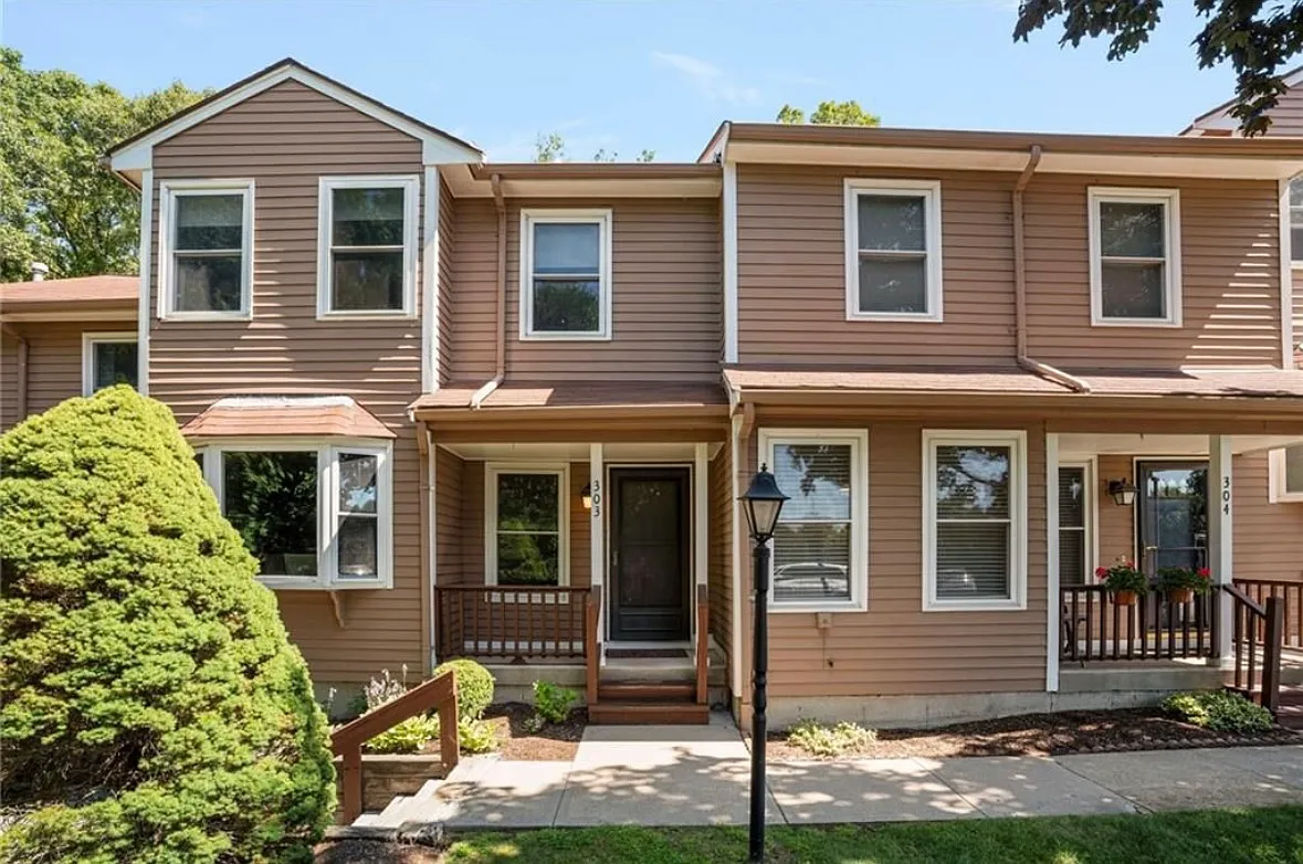 2 bed, 1.5 bath, 1300 sqft, $2,900 — Photo 2