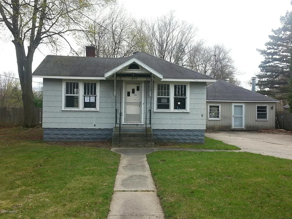 1069 E Hile Rd photo 1