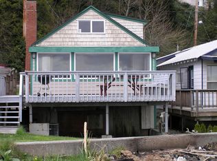 826 Juniper Pointe Ln, Camano Island, WA 98282