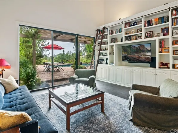 10164 Baywood Ct, Los Angeles, CA 90077