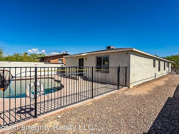 3rd image of 1736 E 8th St #6634171