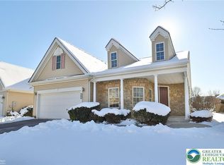 13 Devonshire Dr, Easton, PA 18045