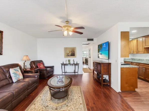 2035 Cornwall B, Boca Raton, FL 33434