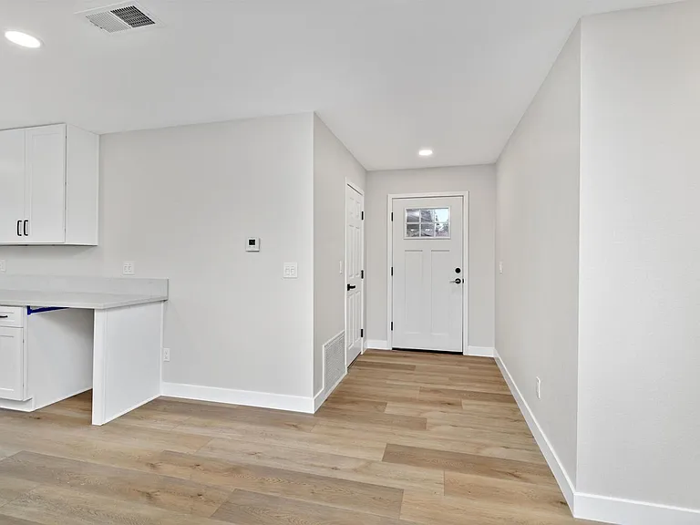 1460 Heidi Cir — Photo 3
