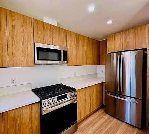 4th image of 18152 Sunburst St