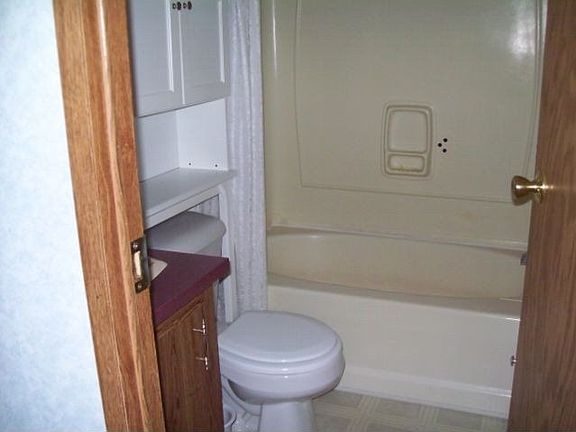 4th image of 1173 Evergreen Ave W
