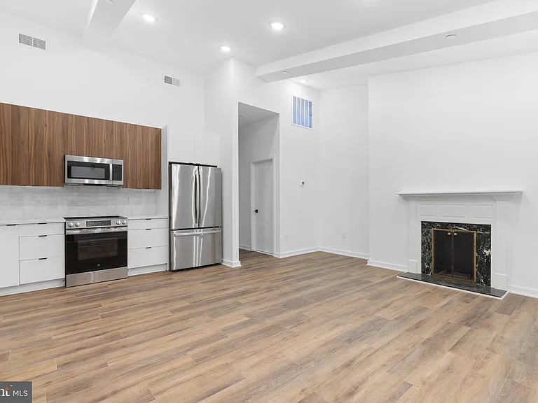 1602 Locust St #4-401 — Photo 24