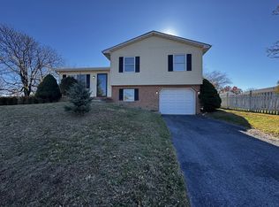 28 Hershey Ct, Martinsburg, WV 25404