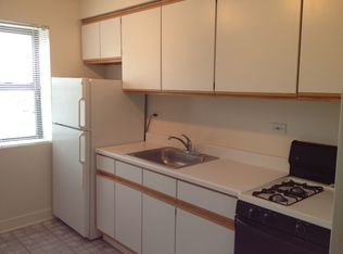 134 Fellows Ct APT E, Elmhurst, IL 60126