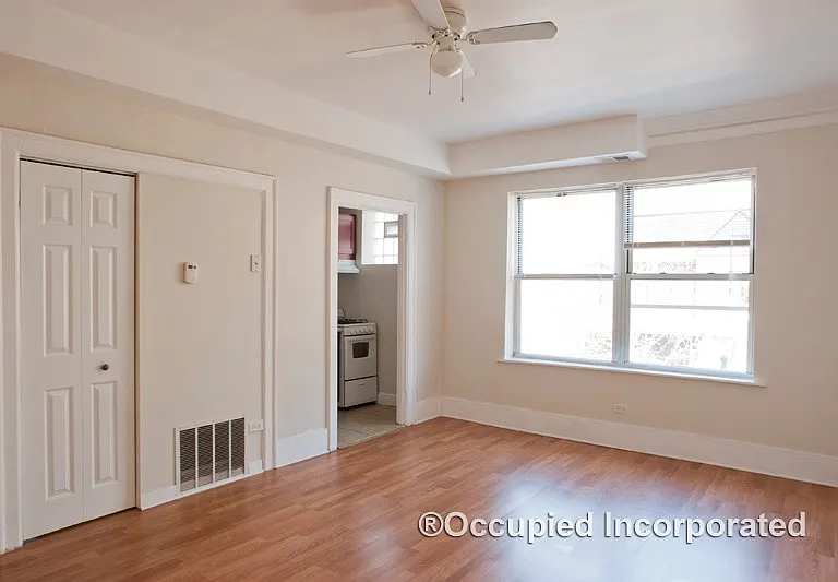 5206 S Harper Ave #104 — Photo 1