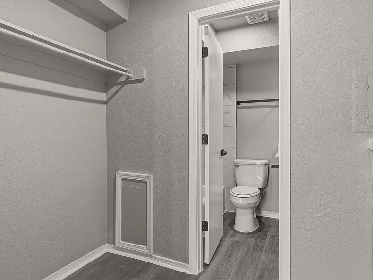 Timberwood Apartments — Photo 7