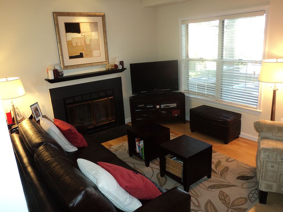 Living Room  9 ft and Fireplace