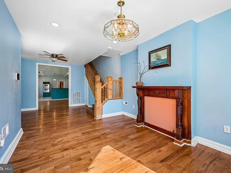 229 W Hansberry St — Photo 4