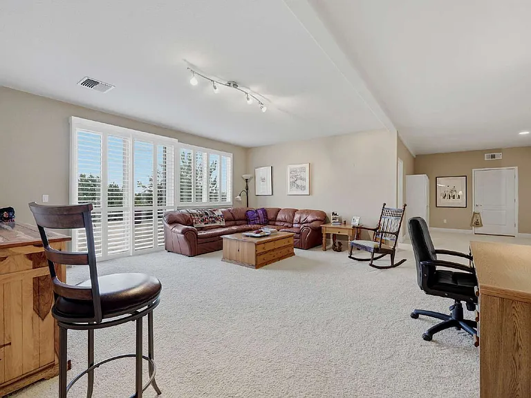5940 Cour Saint Michelle — Photo 30