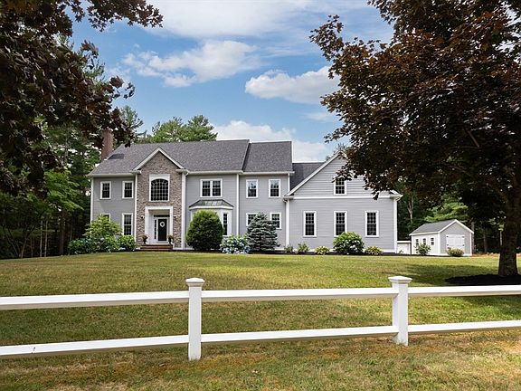 3rd image of 239 Country Club Way