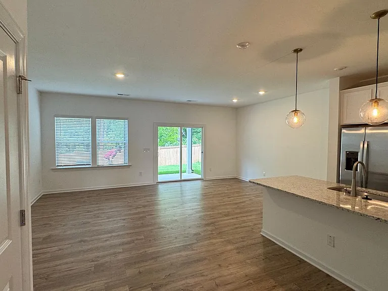 8815 Malmesbury Ln — Photo 11