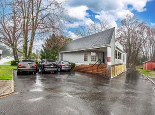 161 Ridgedale Ave, Florham Park, NJ 07932