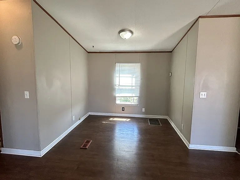 191 Zackary St — Photo 3