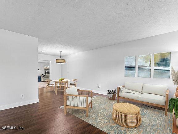 3rd image of 3047 Crosby Ln