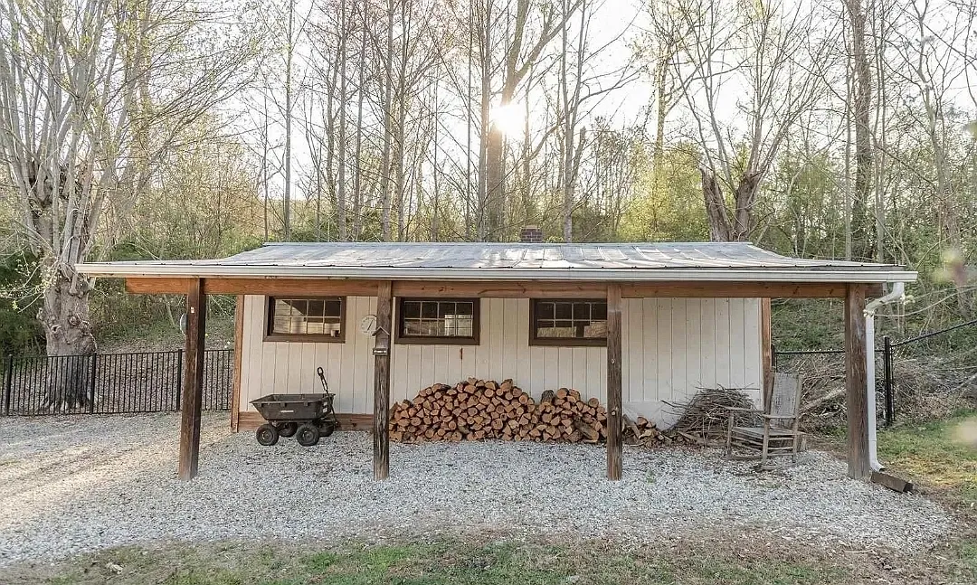 114 Proffit Ln — Photo 4