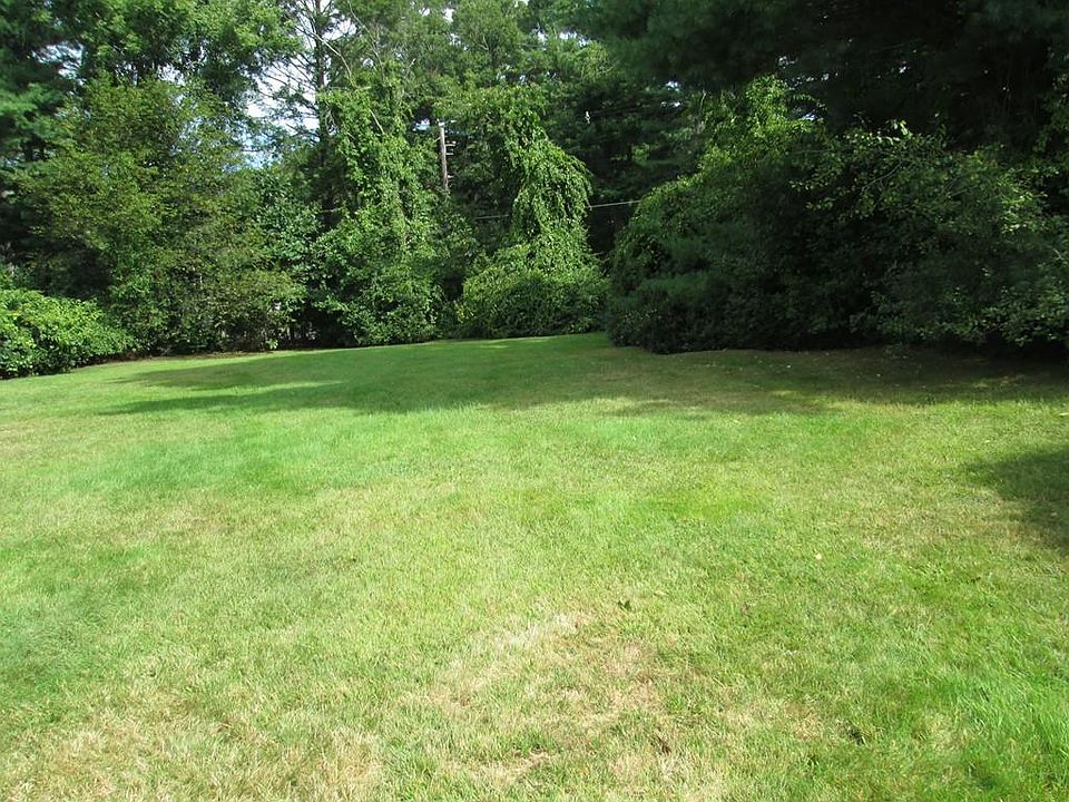 2nd image of 688 Common St #1