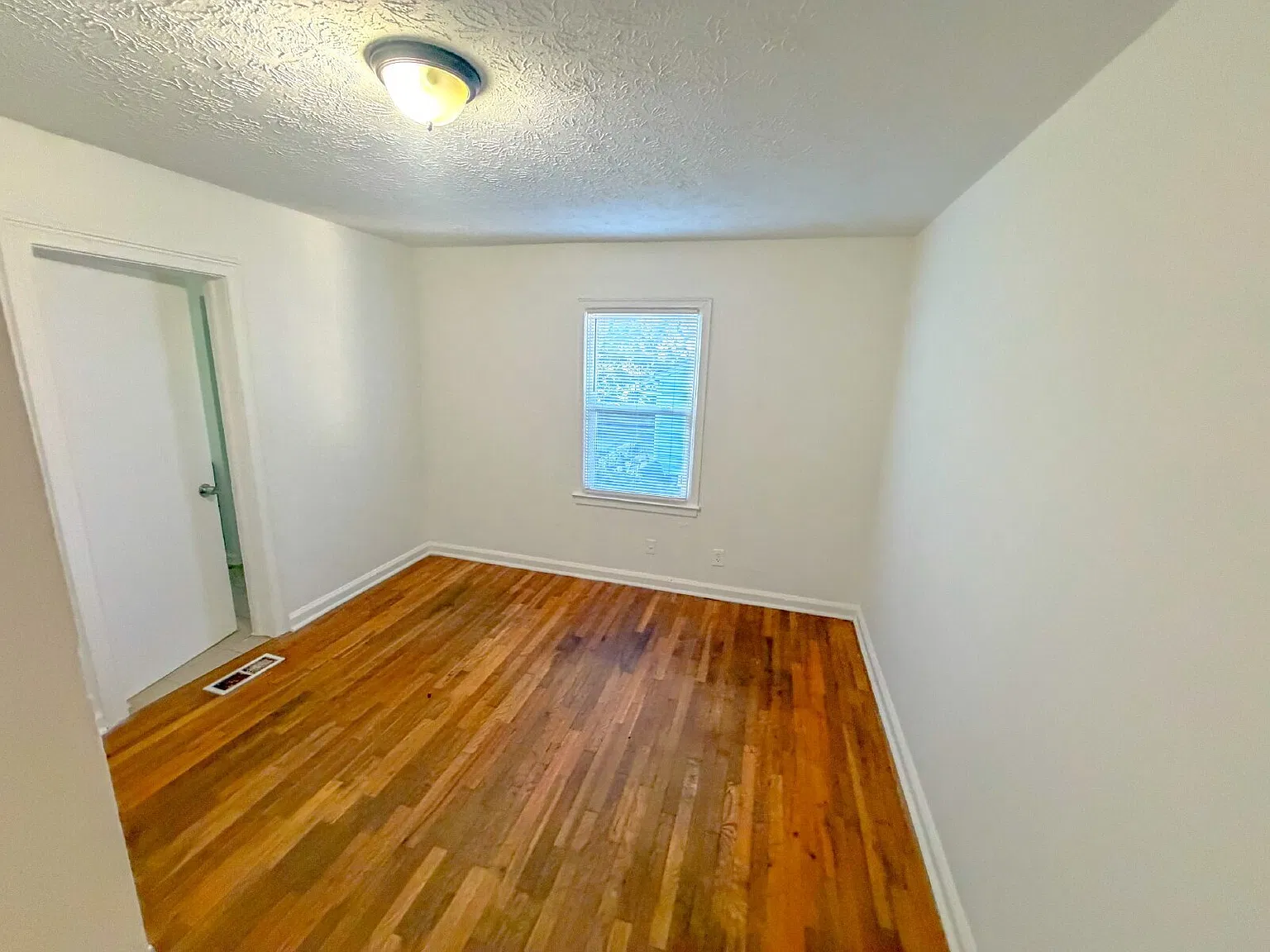 1817 Elaine Drive - 24A — Photo 2