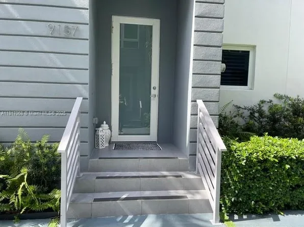9157 NW 33rd St, Doral, FL 33172
