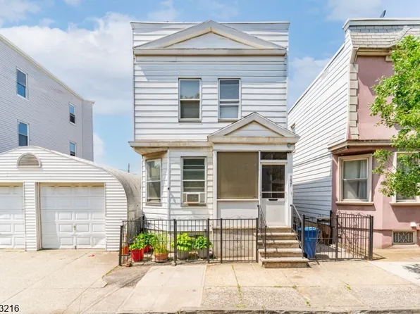 157 Brill St, Newark, NJ 07105