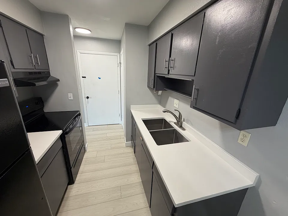 1730 Bristol Dr #4