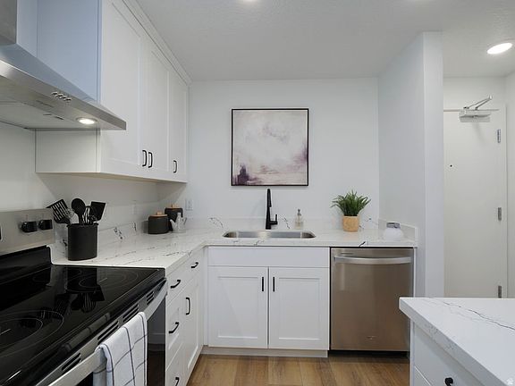 2nd image of 1032 E 709th #B