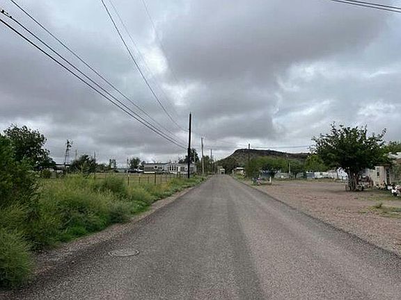 5th image of 328 Paisano Dr