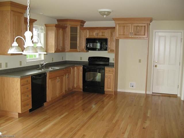 2nd image of 195 Augusta Dr