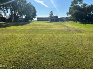 2023 5th Ave SW, Jamestown, ND 58401