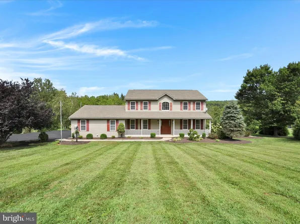 61 Grey Hawk Dr, Orwigsburg, PA 17961