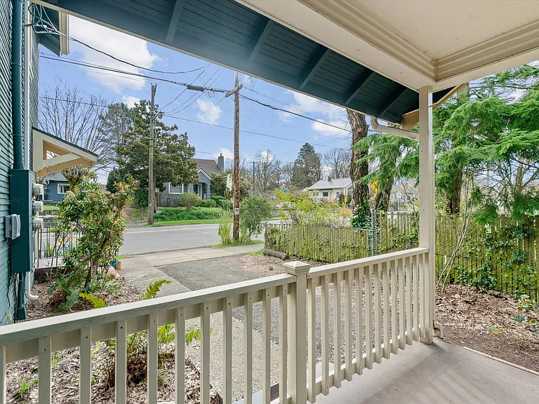 7015 N Greeley Ave #B — Photo 57