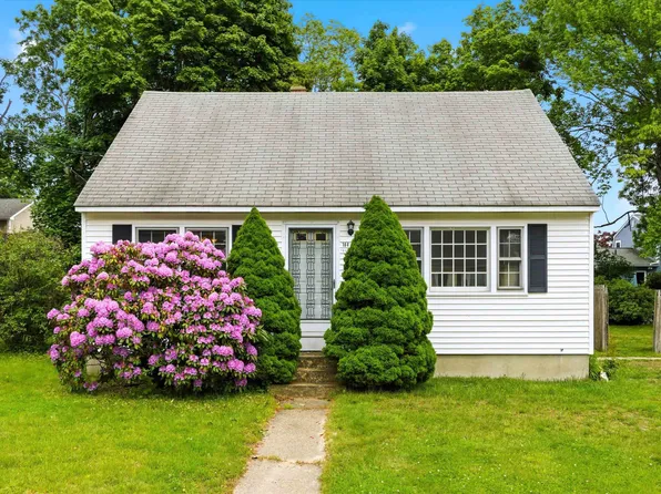 184 Green Acres Drive, Manchester, NH 03109