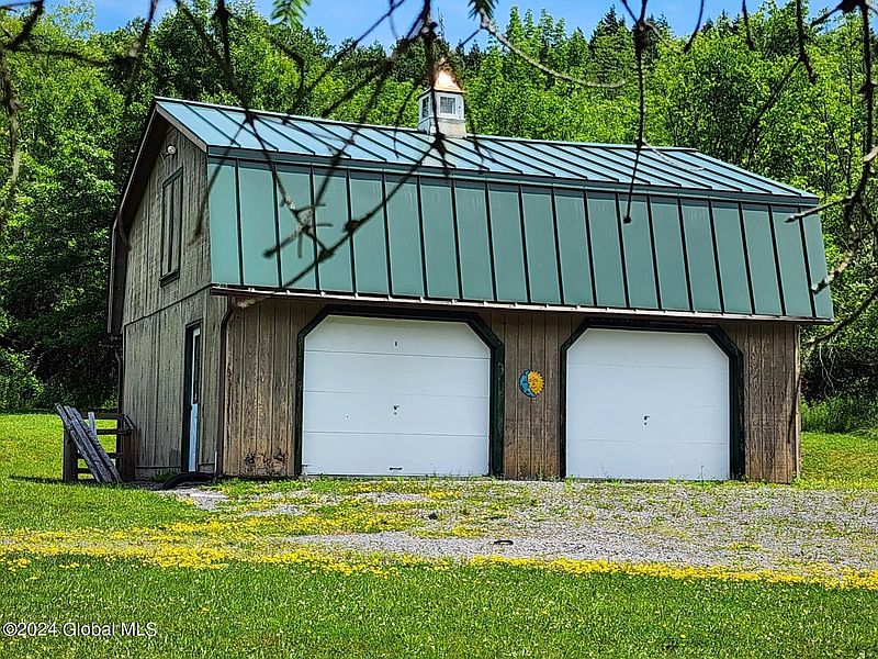 2nd image of 746 W Richmondville Road
