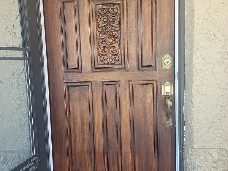 1709 Coppertree Dr — Photo 2