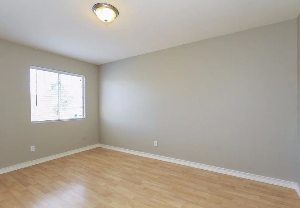 1st image of 101 Birch Wood Ct