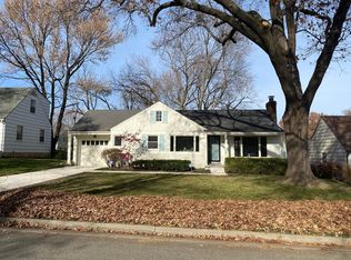 4408 W 54th St, Roeland Park, KS 66205