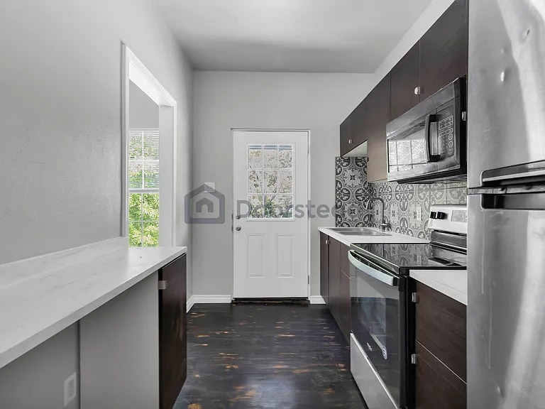 403 Fulton Ave #8 — Photo 6