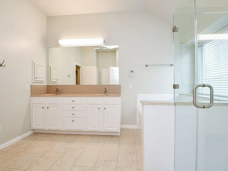 802 Childers Ct — Photo 33