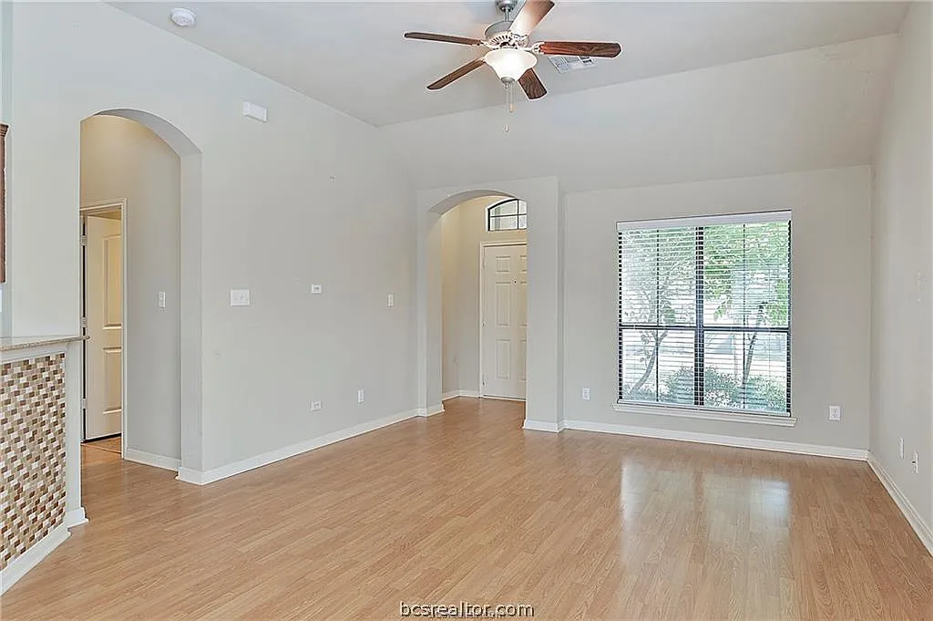 3 bed, 1244 sqft, $650 — Photo 2