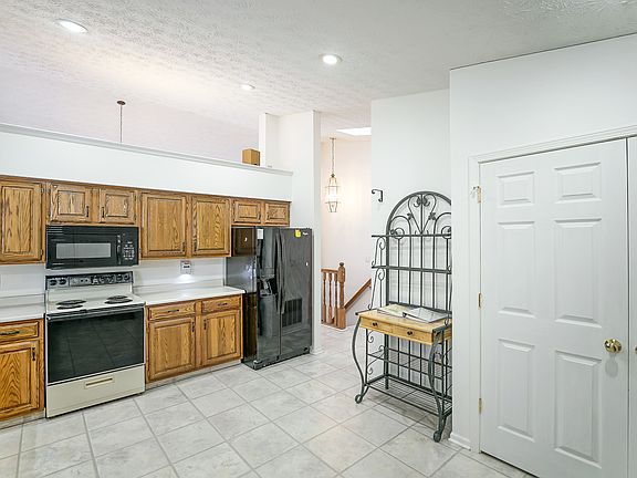 5th image of 1740 Yardley Cir