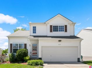 16507 Erskine St, Omaha, NE 68116