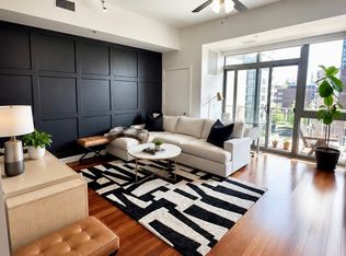 230 W Division St APT 603, Chicago, IL 60610