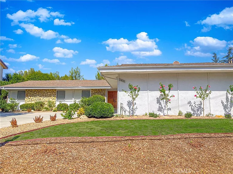 24221 Hatteras St — Photo 2