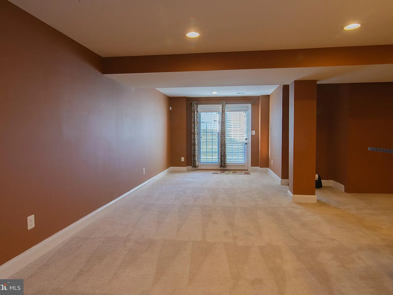 2 bed, 5015 sqft, $2,000 — Photo 4