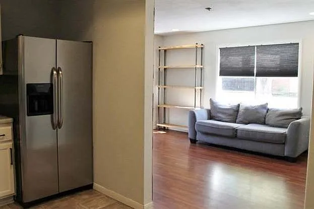 517 Burgett St — Photo 27
