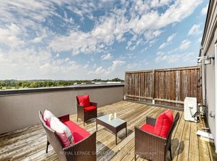 2441 Greenwich Dr #11, Oakville, ON L6M 0S3